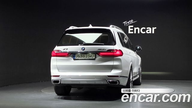 BMW X7 2021 — photo 4