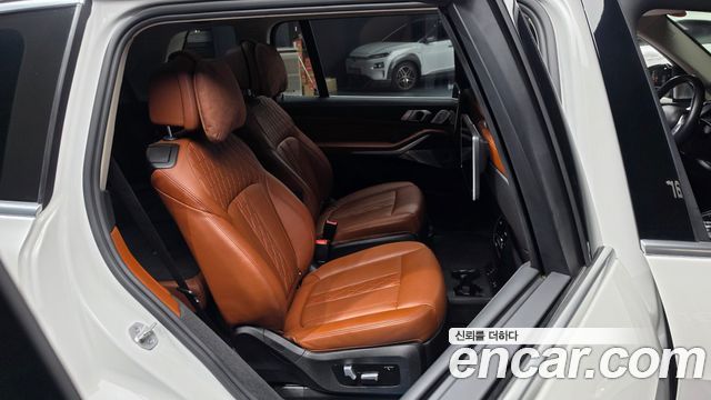 BMW X7 2021 — photo 11