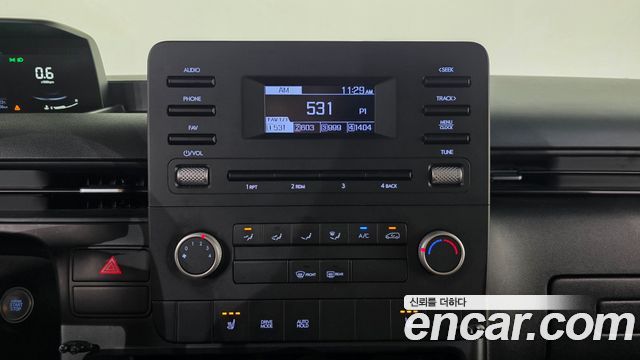 Hyundai Staria 2022 — photo 23