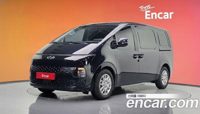 Hyundai Staria 2022 — photo 1