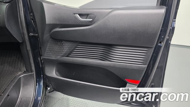 Hyundai Staria 2022 — photo 14