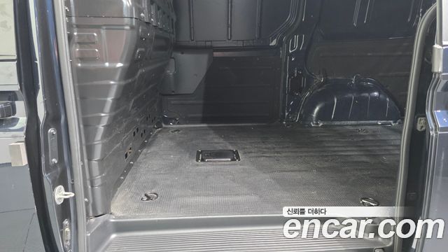Hyundai Staria 2022 — photo 16