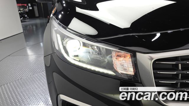 Kia Canival 2019 — photo 8