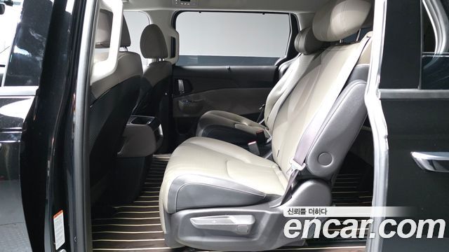 Kia Canival 2025 — photo 18