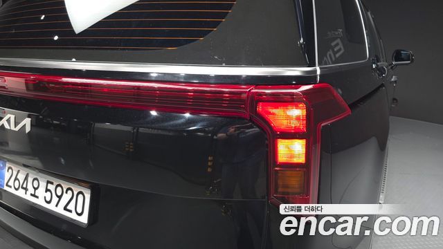 Kia Canival 2025 — photo 9