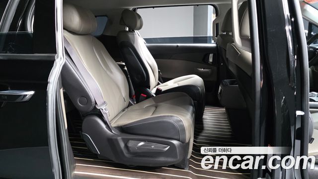 Kia Canival 2025 — photo 16