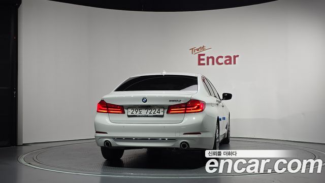 BMW 5-Series 2018 — photo 4