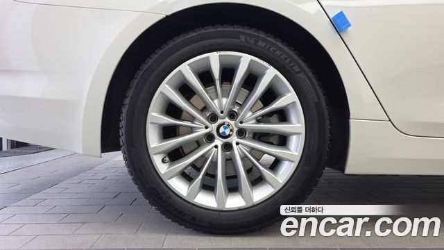 BMW 5-Series 2018 — photo 5