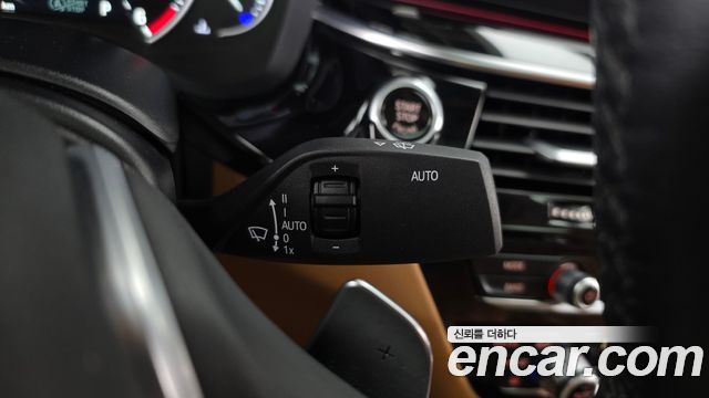 BMW 5-Series 2018 — photo 30