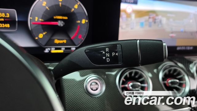 Mercedes-Benz CLS-Class 2019 — photo 12