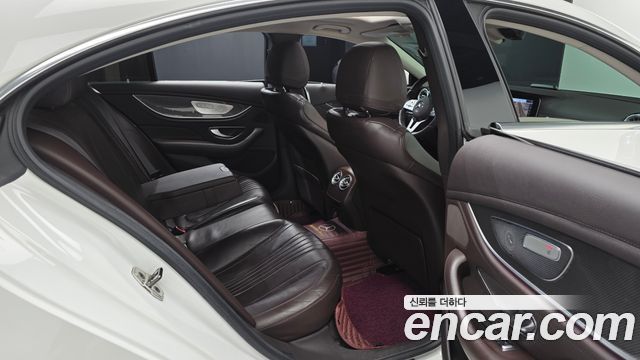 Mercedes-Benz CLS-Class 2019 — photo 17