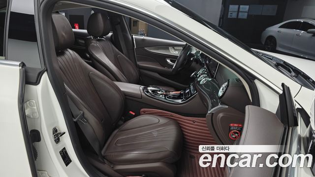 Mercedes-Benz CLS-Class 2019 — photo 16