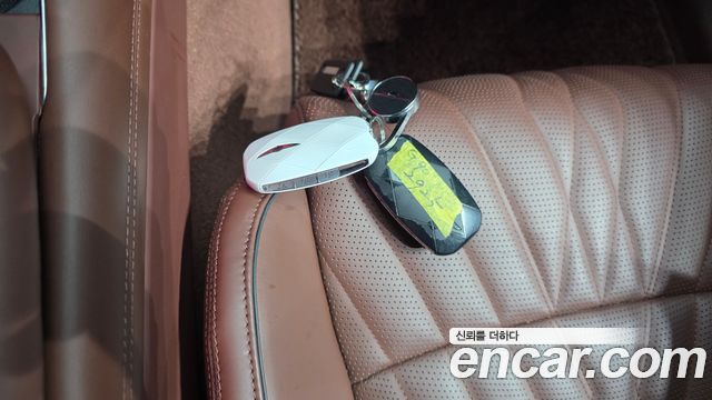 Genesis G90 2022 — photo 23