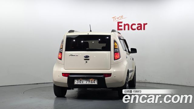 Kia Soul 2010 — photo 4
