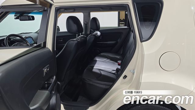 Kia Soul 2010 — photo 11
