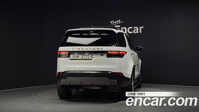 Land Rover Discovery 2018 — photo 4