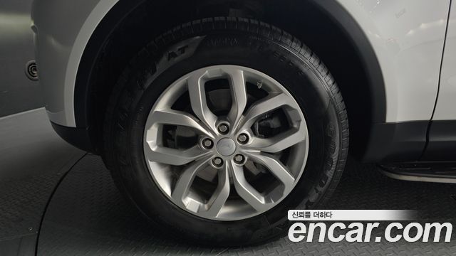 Land Rover Discovery 2018 — photo 5