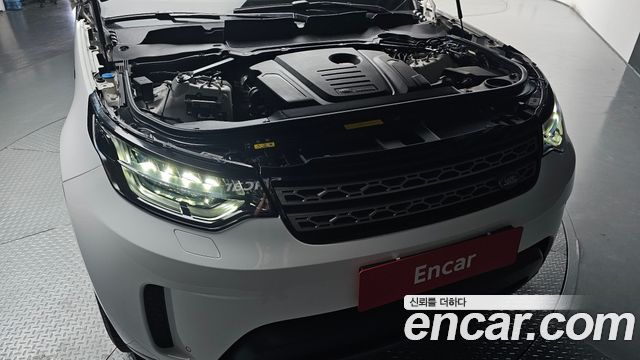 Land Rover Discovery 2018 — photo 6