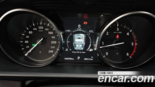 Land Rover Discovery 2018 — photo 11