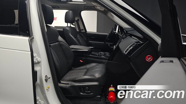 Land Rover Discovery 2018 — photo 13