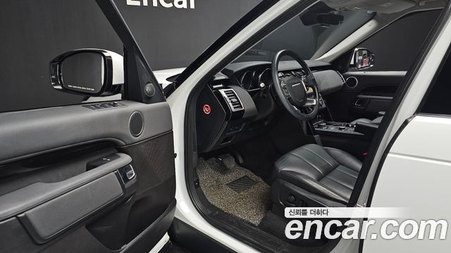 Land Rover Discovery 2018 — photo 17