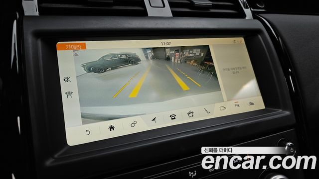 Land Rover Discovery 2018 — photo 21
