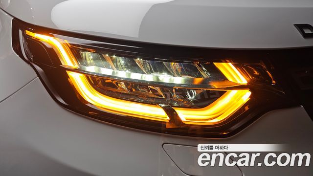 Land Rover Discovery 2018 — photo 8
