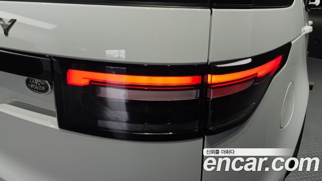 Land Rover Discovery 2018 — photo 9