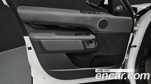 Land Rover Discovery 2018 — photo 14
