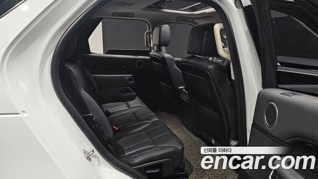Land Rover Discovery 2018 — photo 16