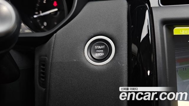 Land Rover Discovery 2018 — photo 28