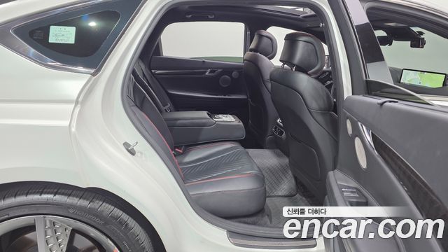 Genesis G80 2022 — photo 17