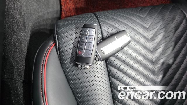 Genesis G80 2022 — photo 23
