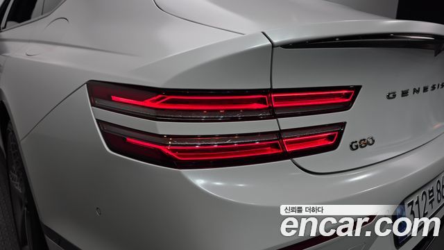 Genesis G80 2022 — photo 9