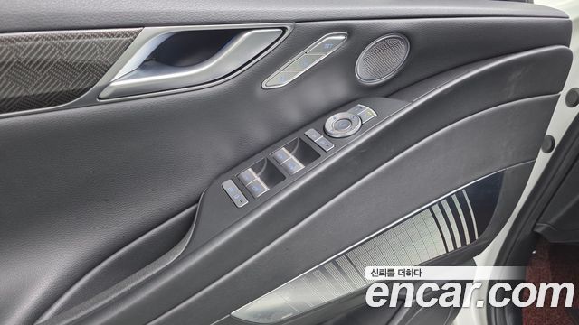 Genesis G80 2022 — photo 27