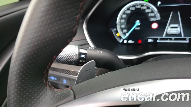 Genesis G80 2022 — photo 29