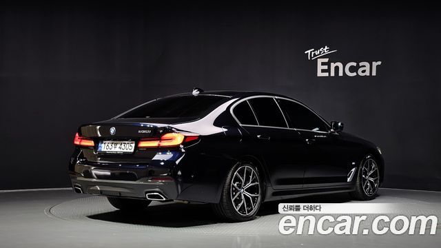 BMW 5-Series 2022 — photo 2