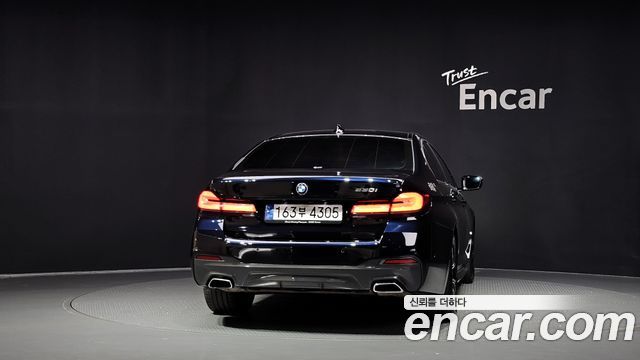 BMW 5-Series 2022 — photo 4