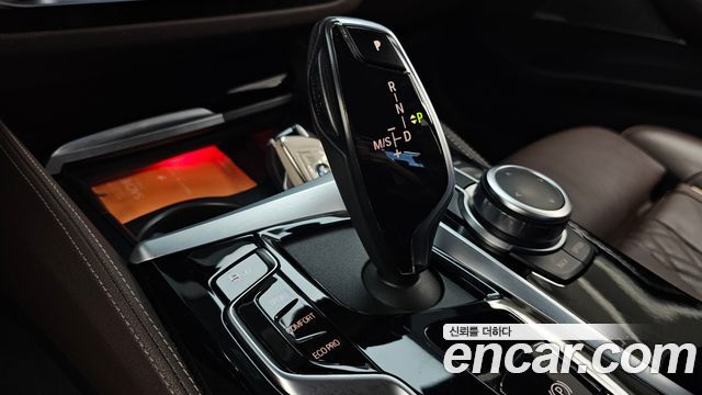 BMW 5-Series 2022 — photo 12