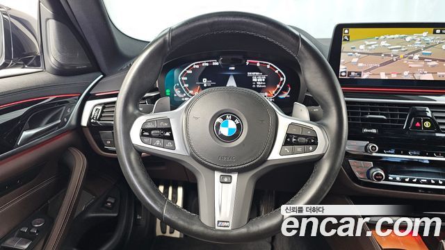 BMW 5-Series 2022 — photo 19