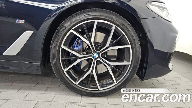 BMW 5-Series 2022 — photo 7