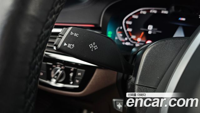 BMW 5-Series 2022 — photo 30