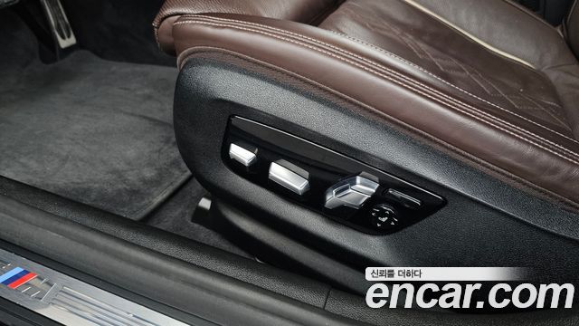 BMW 5-Series 2022 — photo 31
