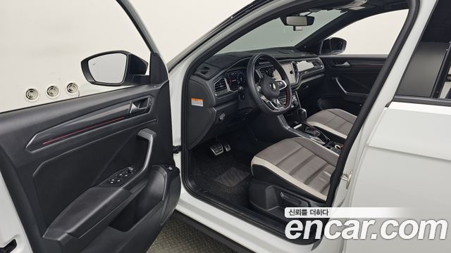 Volkswagen T-Roc 2022 — photo 13