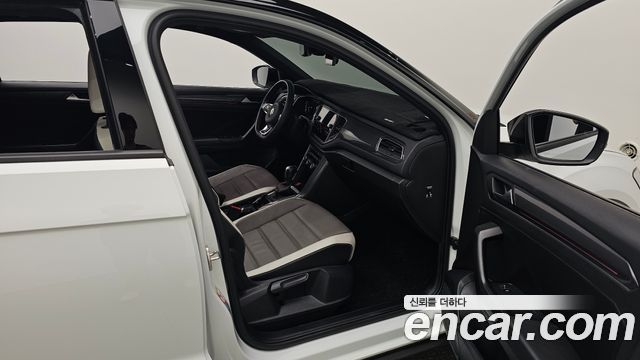 Volkswagen T-Roc 2022 — photo 17
