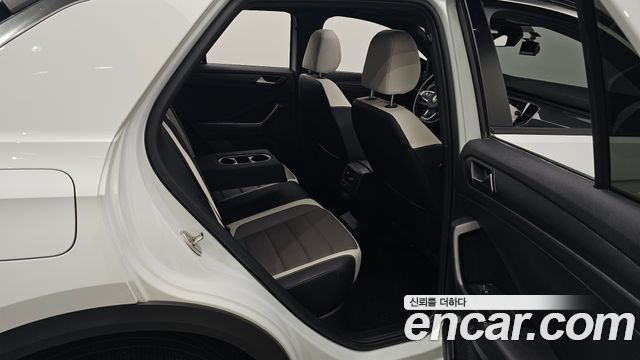 Volkswagen T-Roc 2022 — photo 18