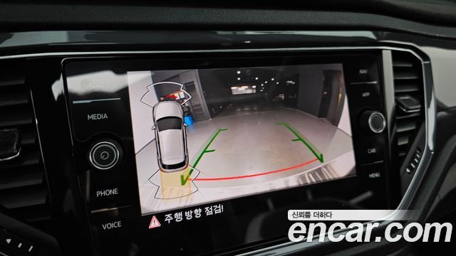 Volkswagen T-Roc 2022 — photo 21