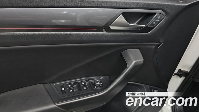 Volkswagen T-Roc 2022 — photo 25