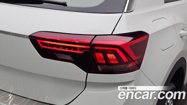 Volkswagen T-Roc 2022 — photo 9