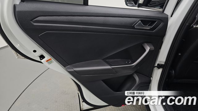 Volkswagen T-Roc 2022 — photo 15